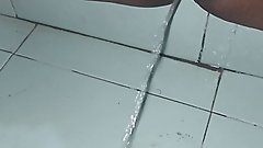 Desi girl pissing