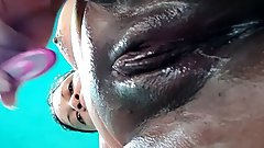 Afeitando mi dulce panocha en la ducha mira como juego con ella y mi culito