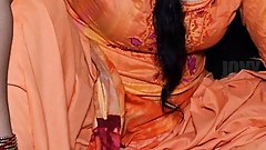 Punjabi Bhabhi vs Bihari Raamu, Bihari ne punjabi bhabhi ki maa chod di, patak patak kar choda