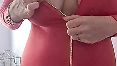Czech busty bitch play in red body